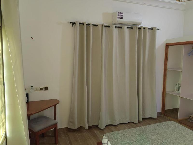 Magnifique Appartement 2 chambres Salon - image 2