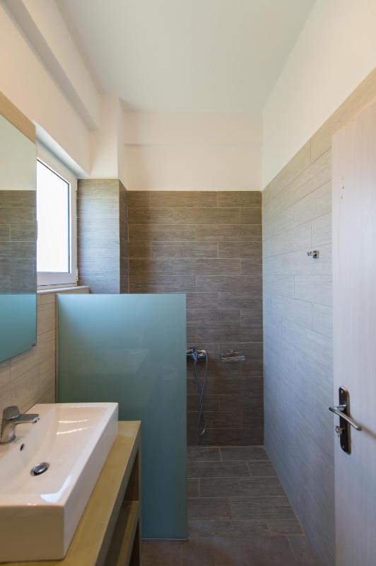 Apartment with Partial Sea View - 1st floor image 3