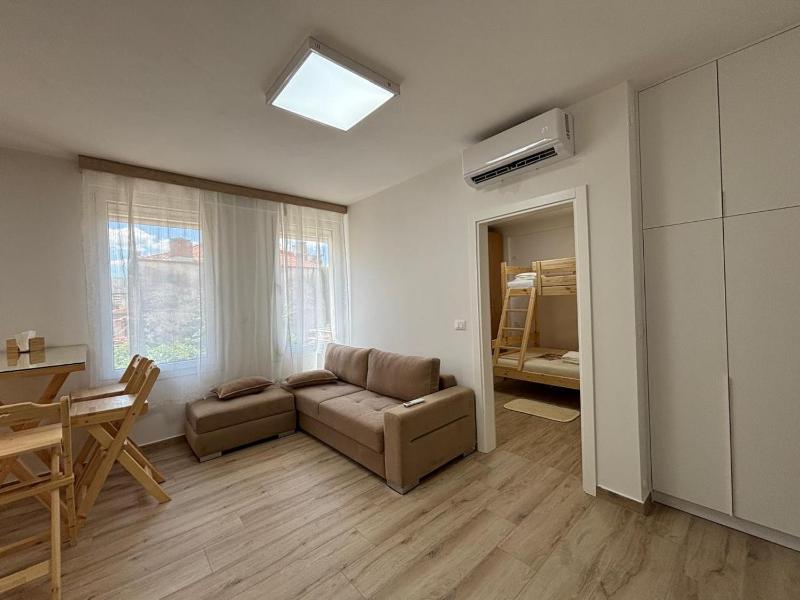 Kilometer 0 Comfortable Apartment - image 1