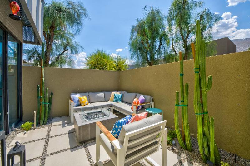 La Mirage Contemporary Home Plus Pool Exclusively Month Plus - image 29