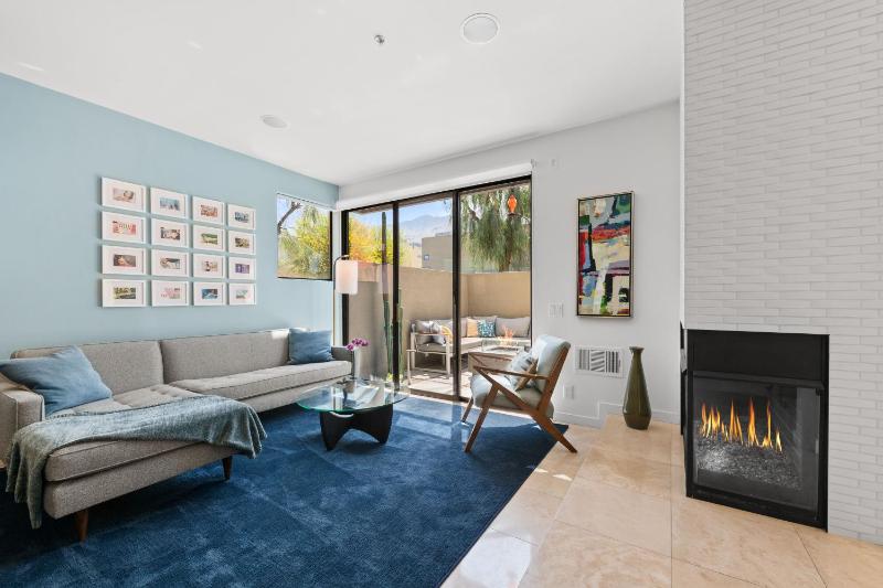 La Mirage Contemporary Home Plus Pool Exclusively Month Plus - image 35