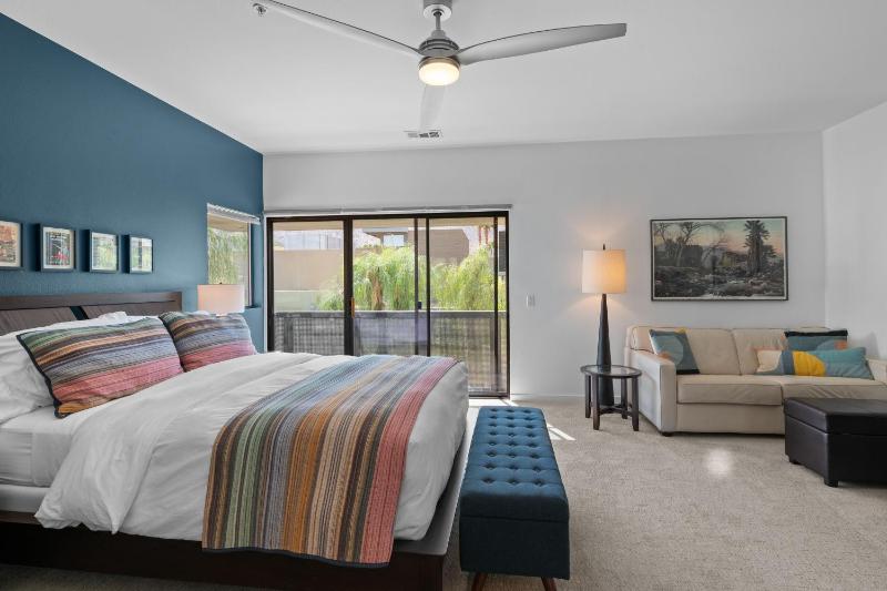 La Mirage Contemporary Home Plus Pool Exclusively Month Plus - image 19