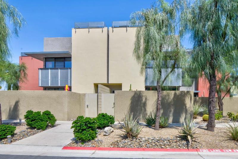 La Mirage Contemporary Home Plus Pool Exclusively Month Plus - image 8