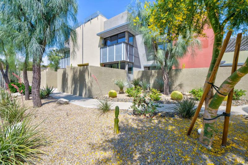 La Mirage Contemporary Home Plus Pool Exclusively Month Plus - image 38