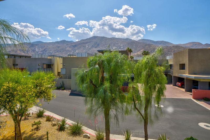 La Mirage Contemporary Home Plus Pool Exclusively Month Plus - image 12