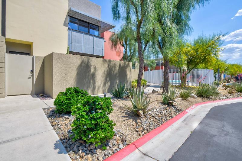 La Mirage Contemporary Home Plus Pool Exclusively Month Plus - image 40