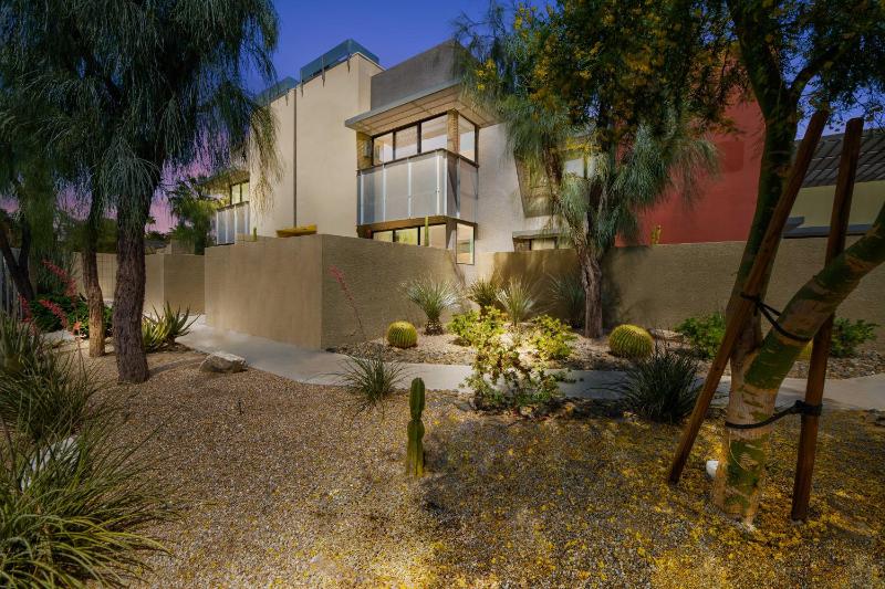 La Mirage Contemporary Home Plus Pool Exclusively Month Plus - image 20