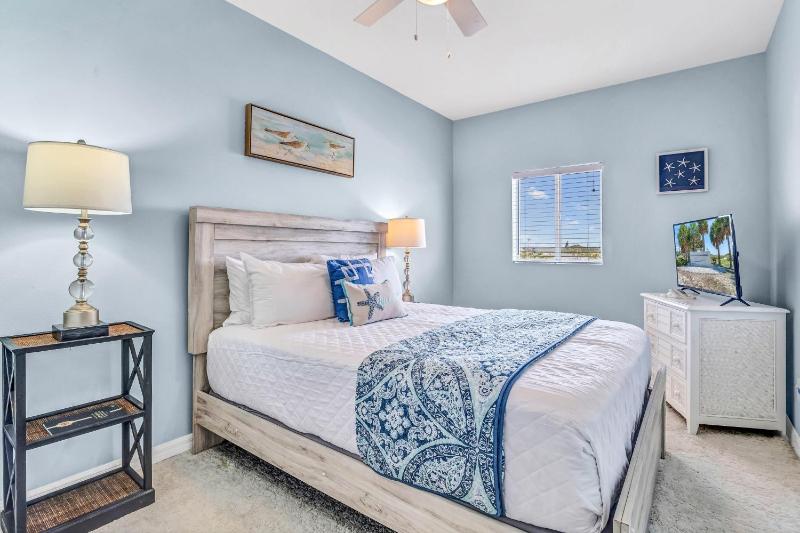 Beachside Haven - 650C - image 25
