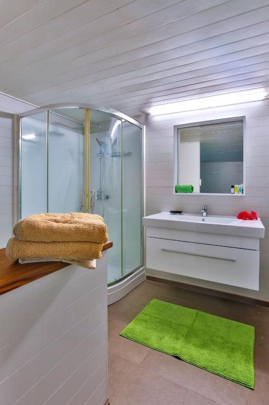 Tropical cocoon with 2 bedrooms - image 7