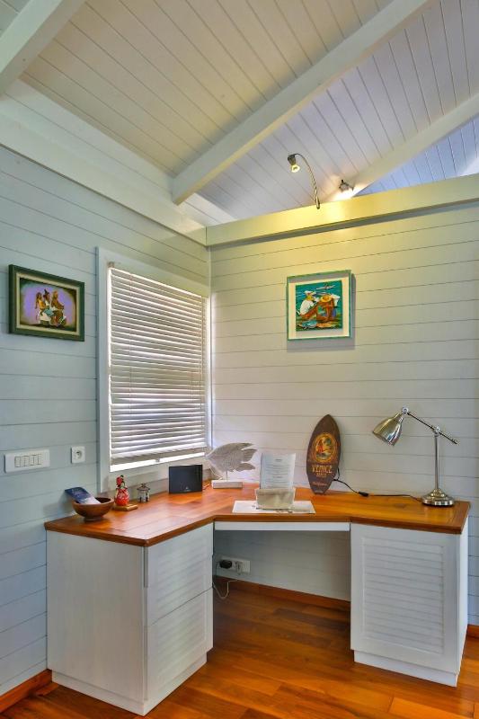 Tropical cocoon with 2 bedrooms - image 13