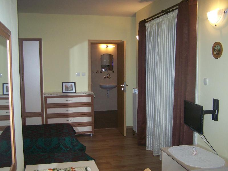 Double or Twin Room with Balcony image 4