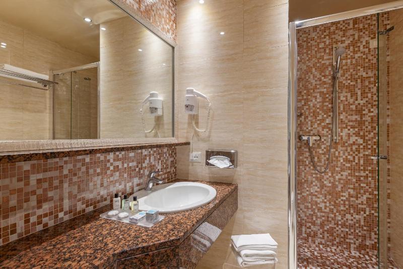 King Room Prestige with Lake View image 3