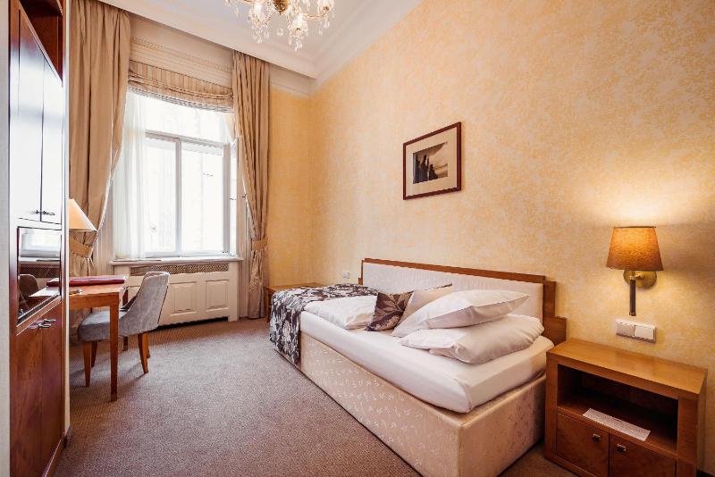 Standard Single Room image 3