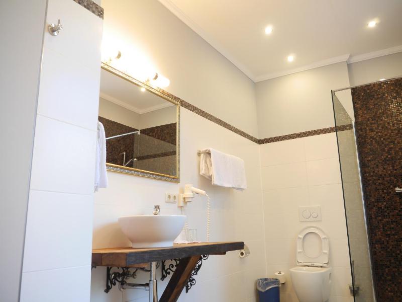 Business Triple Room image 1