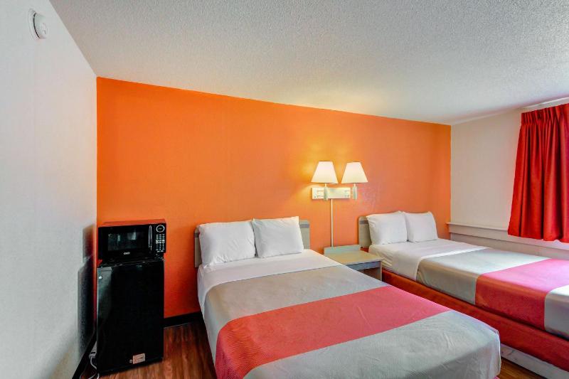 Quadruple Room - Smoking image 2