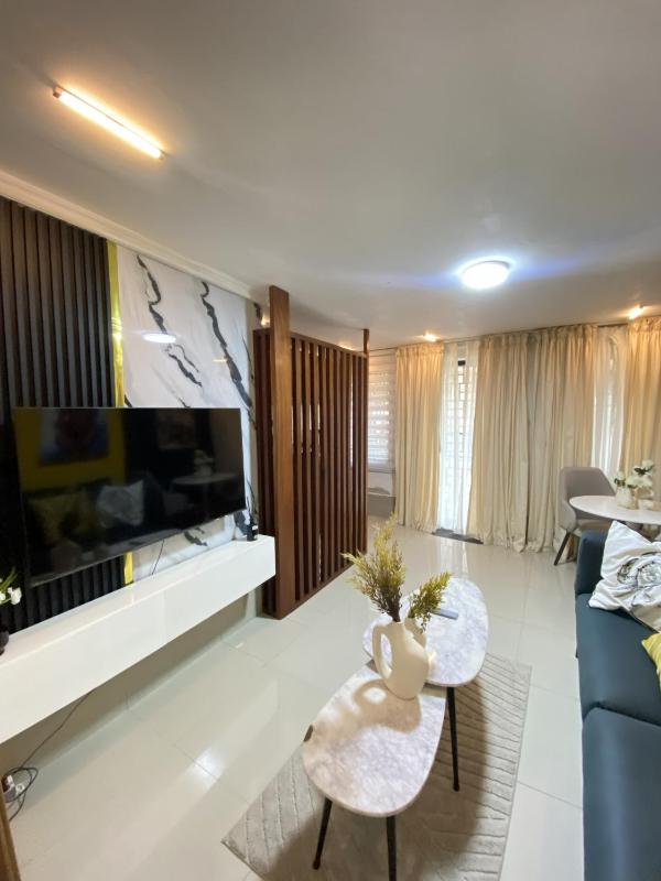 One-bedroom self-contained accommodation in a private villa - image 12