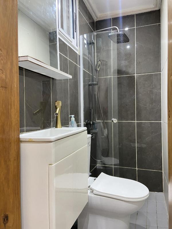 One-bedroom self-contained accommodation in a private villa - image 8
