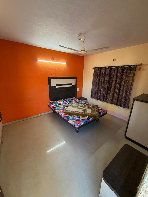Hotel Sudama Palace - Mahabaleshwar  Couple & Family Stay Rooms with Free Wi-Fi in Main Market - image 8