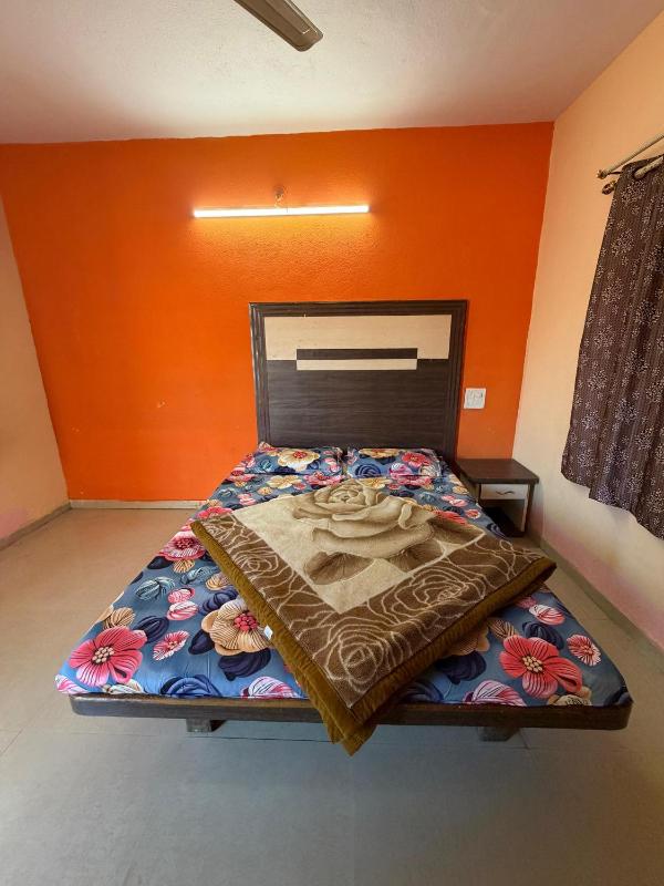 Hotel Sudama Palace - Mahabaleshwar  Couple & Family Stay Rooms with Free Wi-Fi in Main Market - image 3