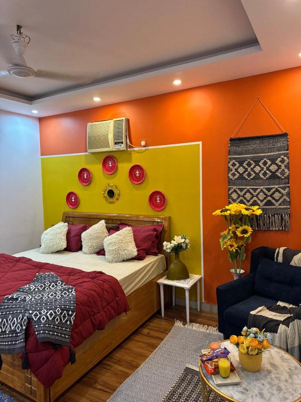 Private Cozy Space with Rooftop Garden in Delhi NCR and Gurgaon - image 14