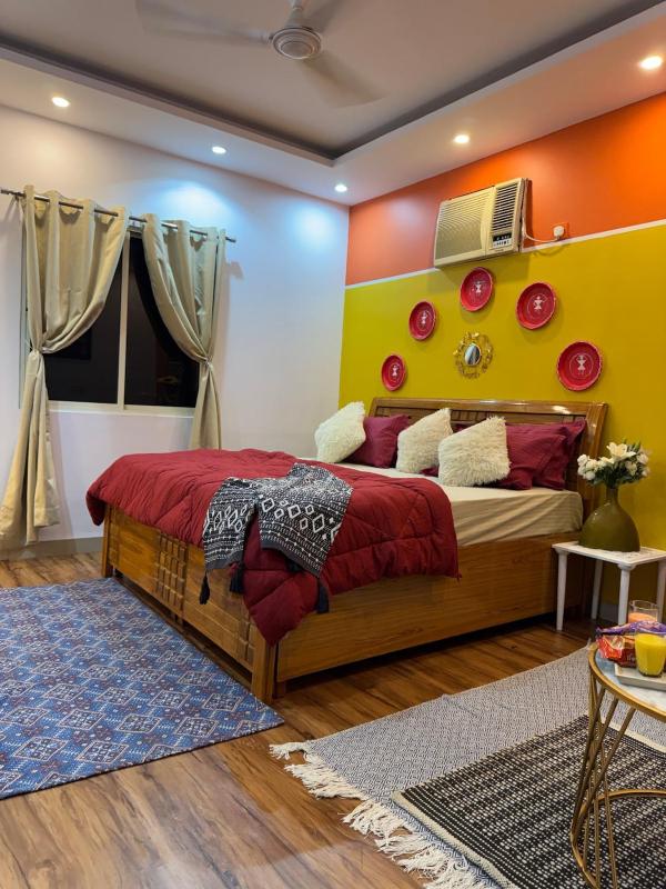 Private Cozy Space with Rooftop Garden in Delhi NCR and Gurgaon - image 11