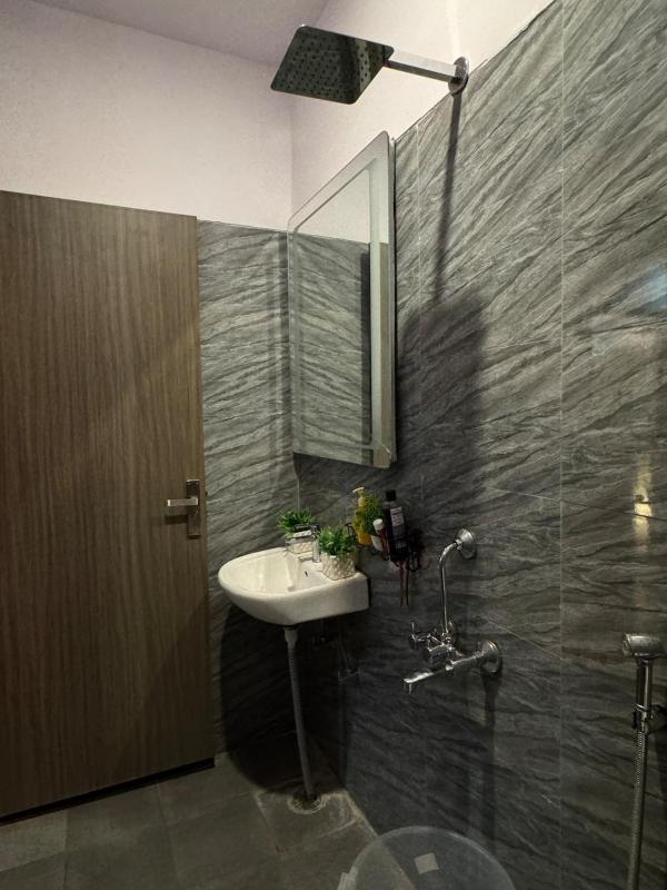 Private Cozy Space with Rooftop Garden in Delhi NCR and Gurgaon - image 15