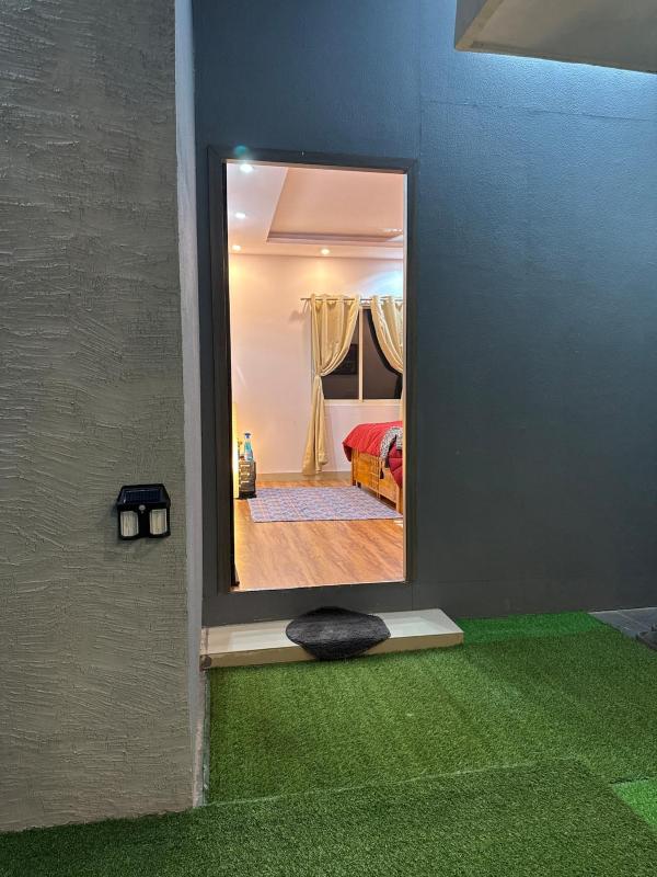 Private Cozy Space with Rooftop Garden in Delhi NCR and Gurgaon - image 7