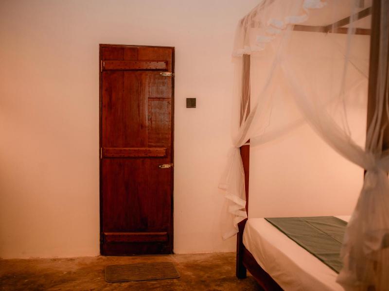 Dutch House Hiriketiya - image 12