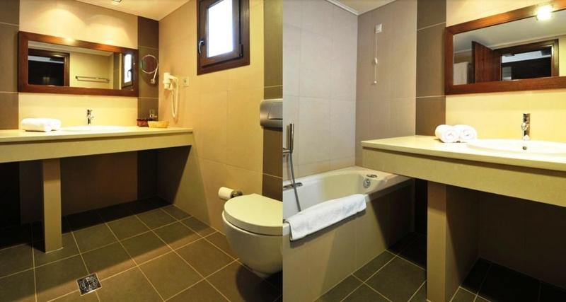 Double or Twin Room with Side Sea View image 4