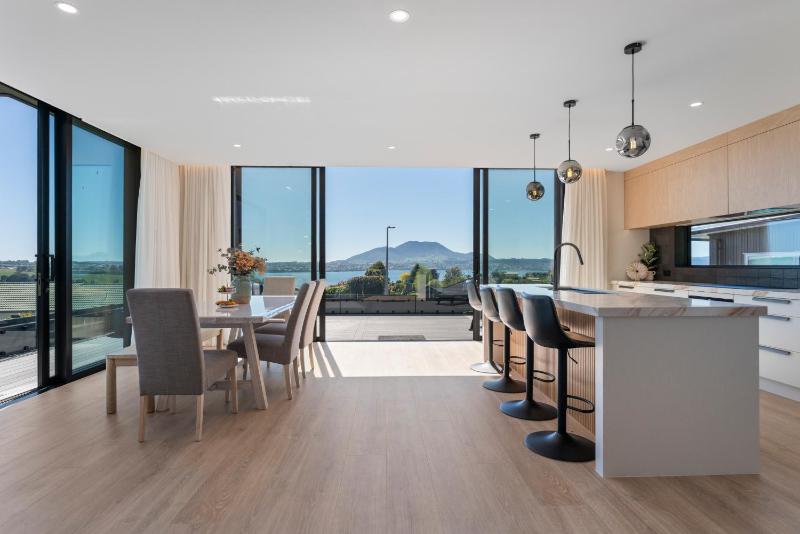 Acacia Bay Views - Taupo - image 1