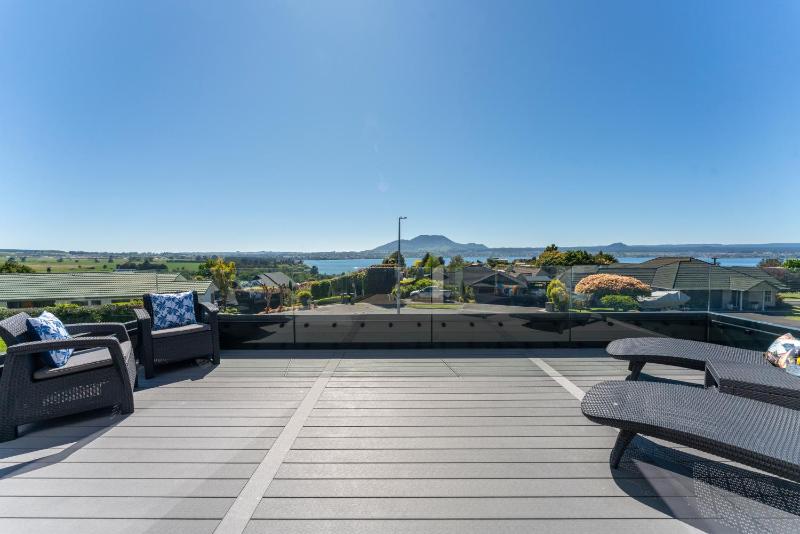 Acacia Bay Views - Taupo - image 4