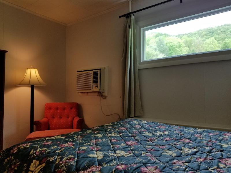 Standard Queen Room image 2