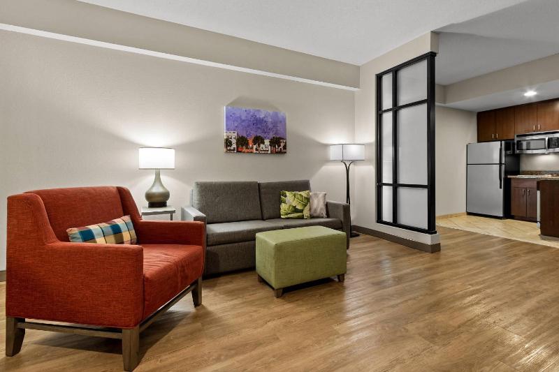 Comfort Suites Charleston West Ashley - image 19
