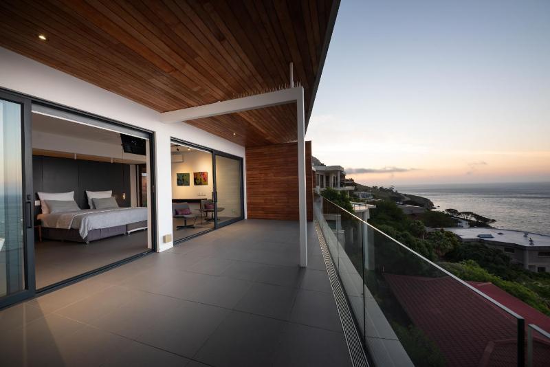 '22 Protea' - Luxury Style and Elegance - Sleeps 12 in 6 En-suite Bedrooms - image 15
