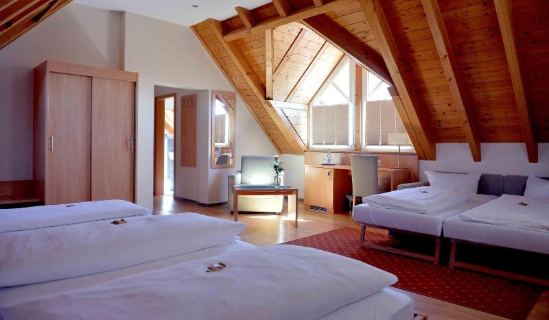 Quintuple Room image 3