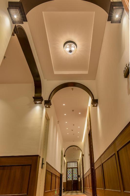 TeaHouse Hotel - image 9