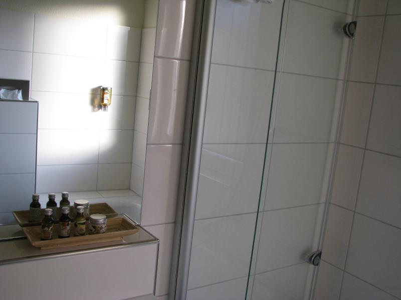 Quadruple Room image 2