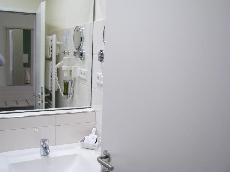 Single Room image 2