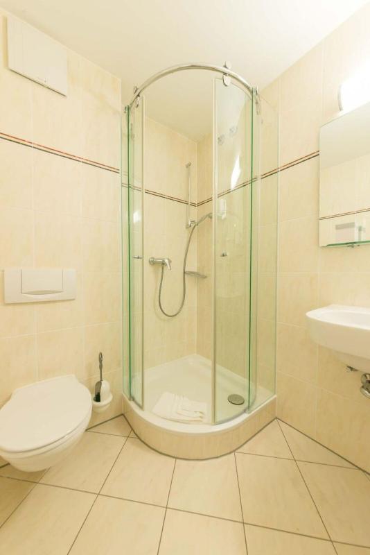 Classic Double Room image 2