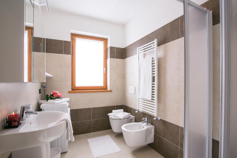 Three-Bedroom Townhouse image 2