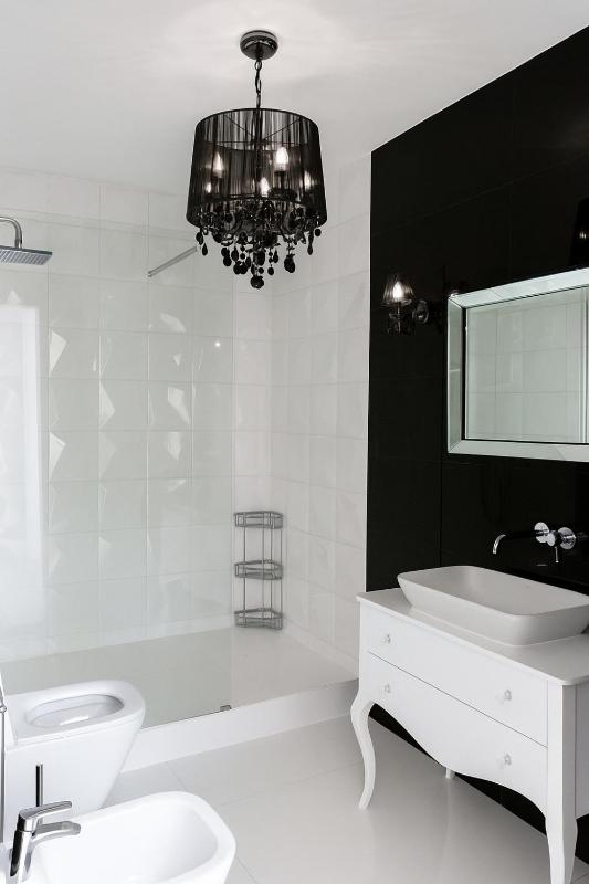 Penthouse 2 Bedroom Designer Apartment - image 16