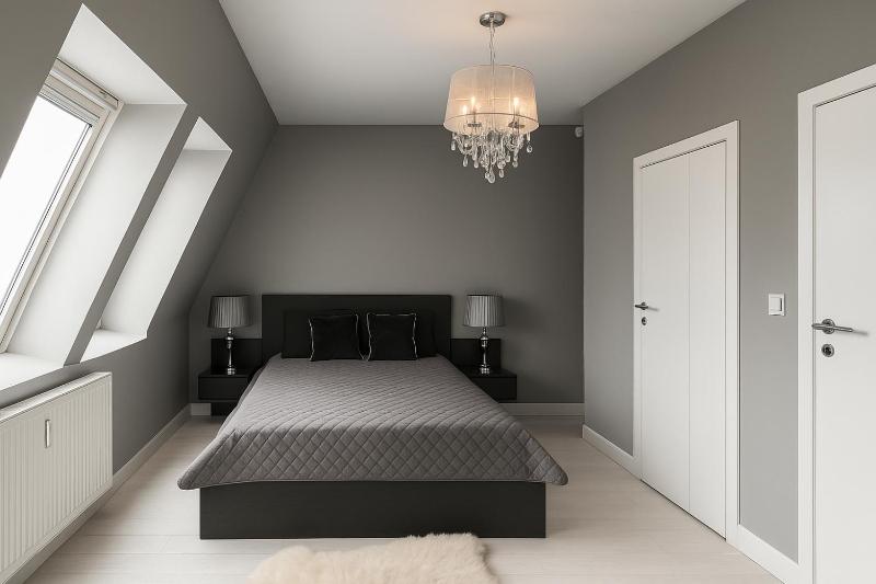 Penthouse 2 Bedroom Designer Apartment - image 4