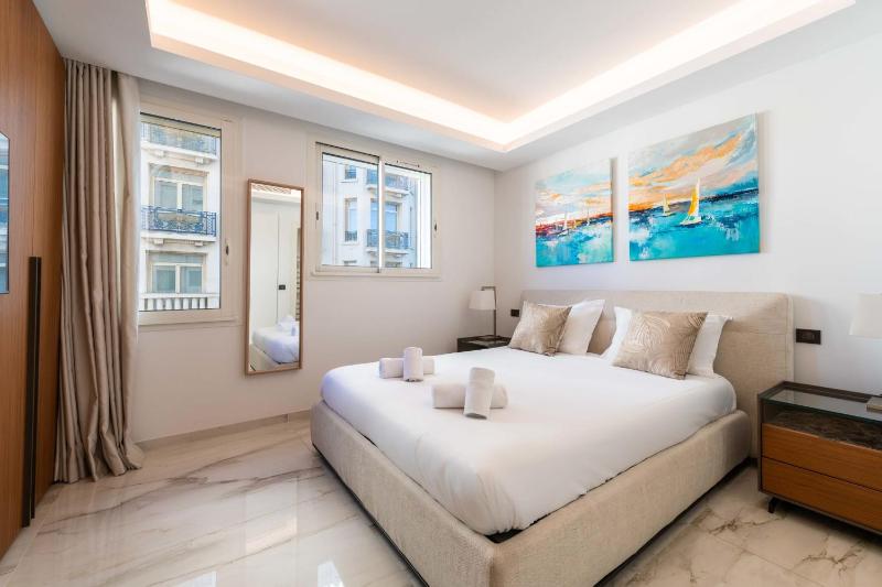 RARE! Luxury apartment on the Croisette - image 34