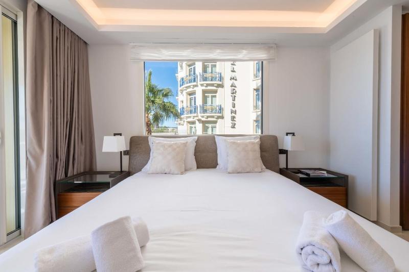RARE! Luxury apartment on the Croisette - image 14