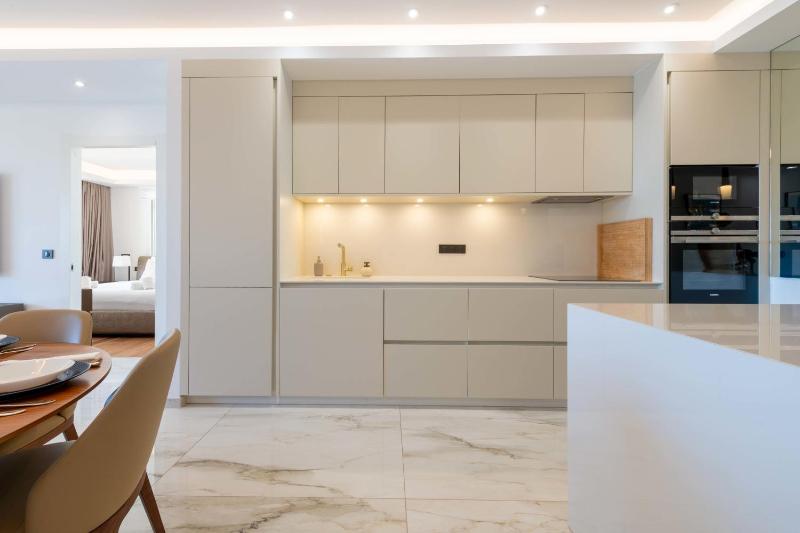 RARE! Luxury apartment on the Croisette - image 9