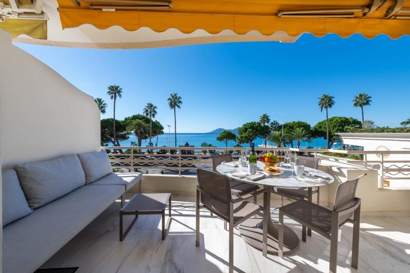 RARE! Luxury apartment on the Croisette - image 10