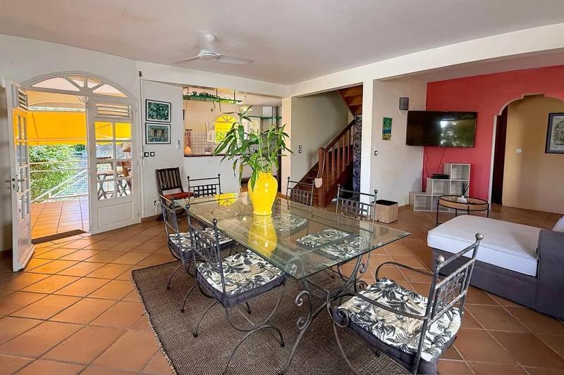 Maison de Charme Les Trois-Îlets Vue Mer - image 11