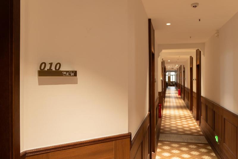 TeaHouse Hotel - image 8