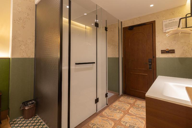 TeaHouse Hotel - image 27