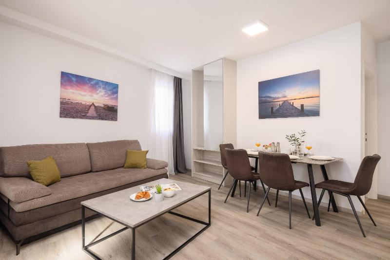 Adria Mare Apartments I - image 8